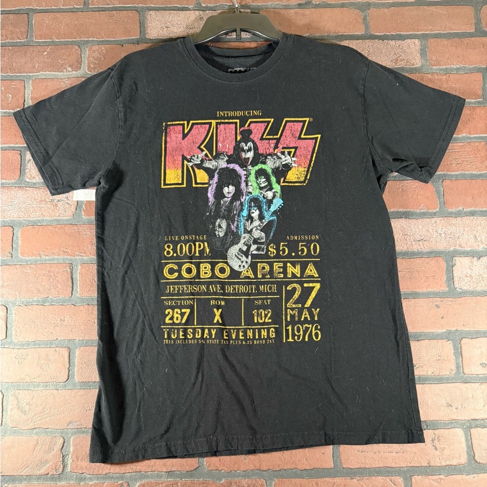 🎸🔥 KISS “Introducing Cobo Arena 1976” Tour Tee ( Medium )